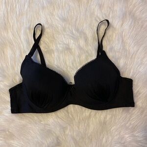 Black Bra Womens Size 40C Lightly Lined Underwire With‎ Back Closure